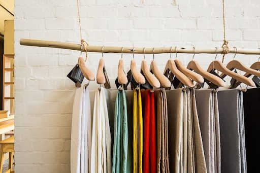Hướng dẫn 3 cách thiết kế dây phơi quần áo tiện lợi, thông minh Bat mi cach phoi quan ao trong nha khong bi hoi cuc hieu qua