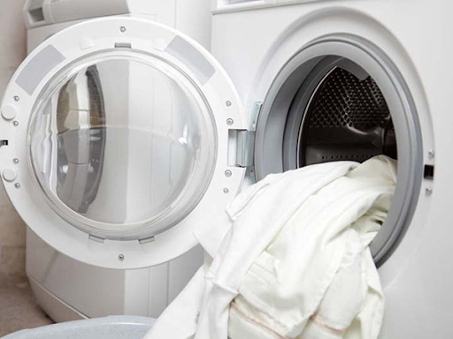 Cách giặt áo sơ mi trắng và bảo quản áo chi tiết 