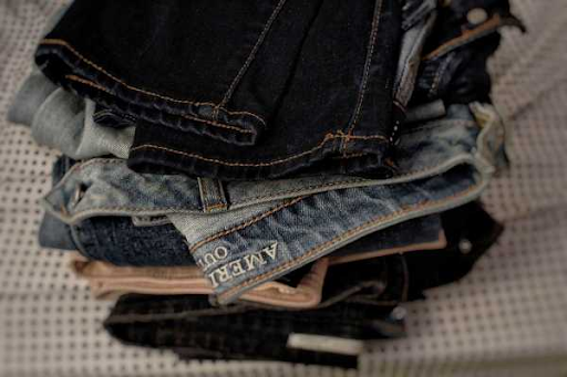 Tổng hợp 7 cách giữ quần bò bền màu, không lo bạc