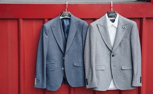 Phơi vest ở nơi thoáng mát, hạn chế ánh nắng trực tiếp